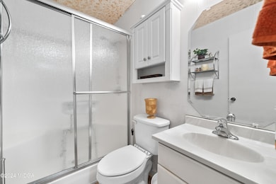 407 Clearview Ct-00095