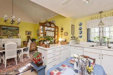 06_3CBrowningCt_44_92_KitchenDiningRoom_