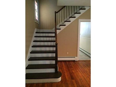 Entry/Foyer.