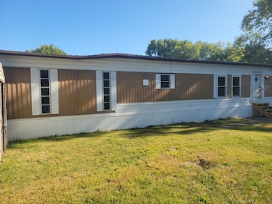 353 W Monroe St unit C3, Monticello, IL 61856 - photo 2