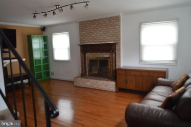 12140 Dove Cir, Laurel, MD 20708 - photo 5