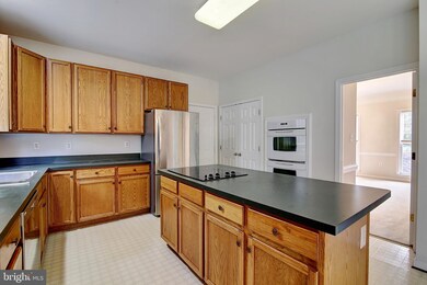 601 Glenmeade Cir, Purcellville, VA 20132 - photo 7