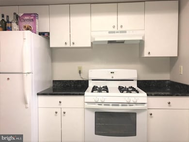 2068 Royal Fern Ct unit 12B, Reston, VA 20191 - photo 2