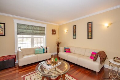 6946 Suzanne Ct, Schenectady, NY 12303 - photo 3