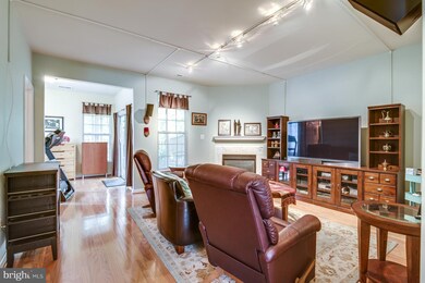 12906 Wood Crescent Cir, Herndon, VA 20171 - photo 6