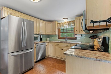 3 Meredith Road - Kitchen -13