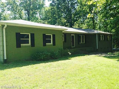 1243 Burnetts Chapel Rd, Greensboro, NC 27406 - photo 2