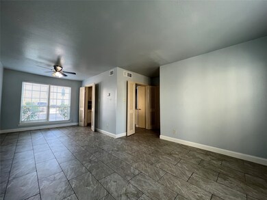 6200 W Tidwell Rd unit 902, Houston, TX 77092 - photo 5