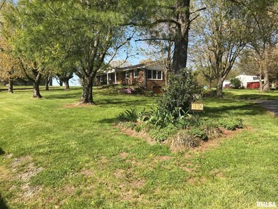 306 Saint Marys Dr, Harrisburg, IL 62946 - photo 4