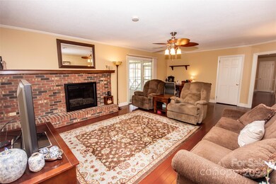 1029 Valley St, Statesville, NC 28677 - photo 7