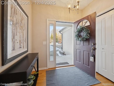 1062 Key West Ct unit 6, Lake Orion, MI 48360 - photo 5