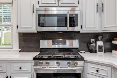 2248 Meadowbrook Dr SE, Cedar Rapids, IA 52403 - photo 6