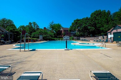 5812 Inman Park Cir unit 110, Rockville, MD 20852 - photo 4