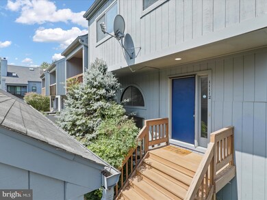 11112 Glade Dr, Reston, VA 20191 - photo 5