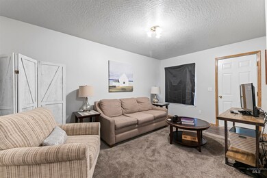 2010 E Linden St, Caldwell, ID 83605 - photo 4