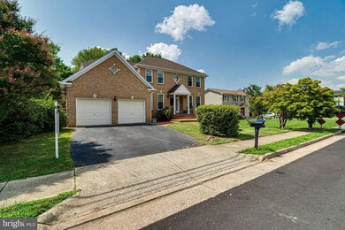 1936 Lord Fairfax Rd, Vienna, VA 22182 - photo 3