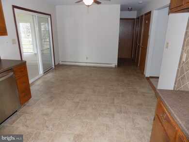 765 Whistle Stop Ln, Quakertown, PA 18951 - photo 5