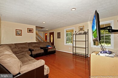 5797 Hurdle Hill Ct, Frederick, MD 21703 - photo 4