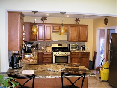 122 Edgemont St, Springfield, MA 01109 - photo 3