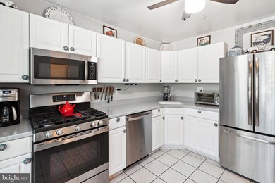 419 Snowflake Cir, Norristown, PA 19403 - photo 6