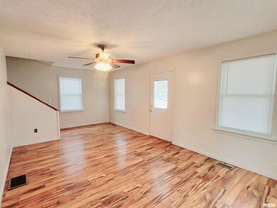 307 Willard Ave, Lincoln, IL 62656 - photo 2