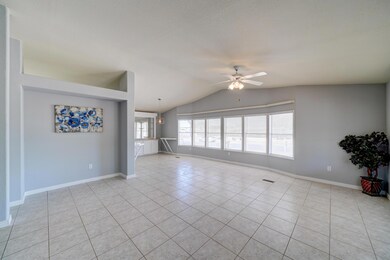 729 S Cornwall Dr-7