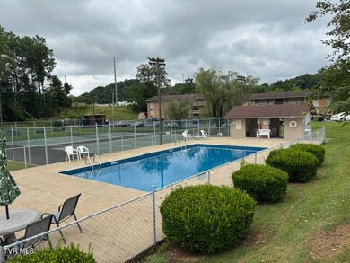carriage circle pool