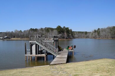 Boathouse w/sunning deck
