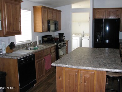 OVERSIZE KITCHEN