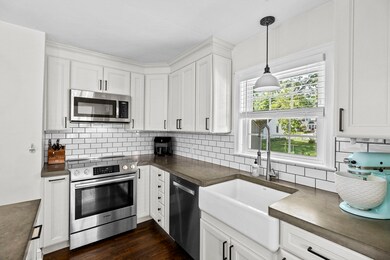 71 Winthrop Ave, Braintree, MA 02184 - photo 3