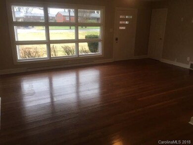 512 Holland Dr, Statesville, NC 28677 - photo 3