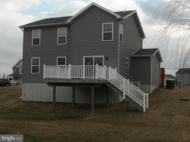 1423 Mallard Dr E, Chambersburg, PA 17202 - photo 5