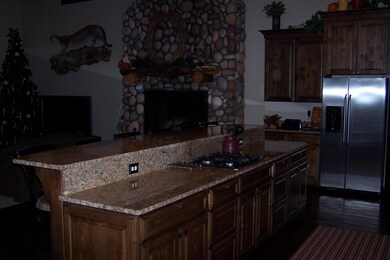 523 E Lookout Circle 007