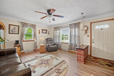 4631 NE 29th St, Des Moines, IA 50317 - photo 4