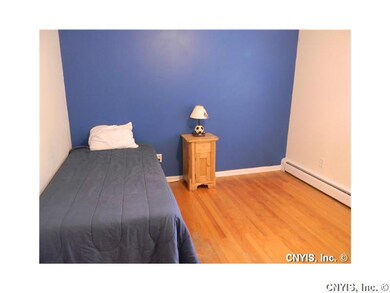 Bedroom. Hardwood floors
