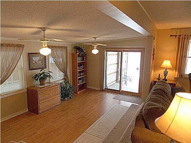 Extra Office Space/ Game room Space