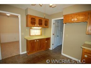 Kitchen breakfast bar