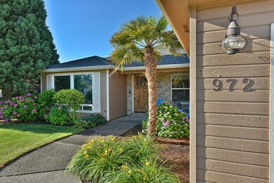 972 Westrop Dr, Central Point, OR 97502 - photo 4