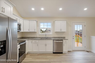 335 Valhalla Trace, Vine Grove, KY 40175 - photo 3