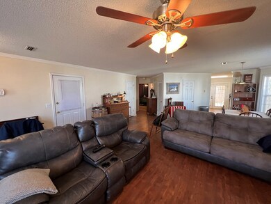 Huge Grand-Room Area