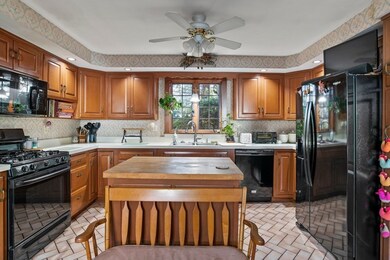 6 Carlisle Ave, Turners Falls, MA 01376 - photo 5