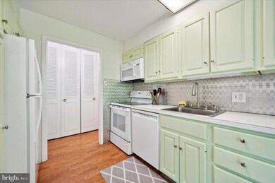 Green Hill Condominiums unit W-308, Wynnewood, PA 19096 - photo 6