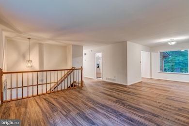 8650 Billingsley Rd, White Plains, MD 20695 - photo 2