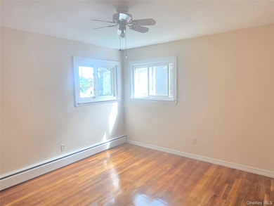581 Meacham Ave unit 2nd Floor, Elmont, NY 11003 - photo 4