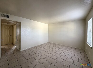 702 N 1st St unit 2, Copperas Cove, TX 76522 - photo 2