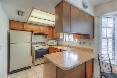 Kitchen (2)