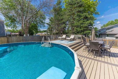 208 N Highland Dr, Cedar Falls, IA 50613 - photo 5