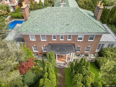 1 Beverly Rd, Little Neck, NY 11363 - photo 4