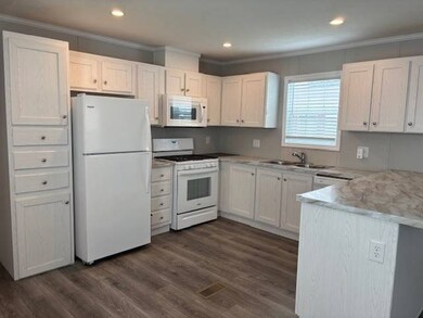 43227 Normandy Ave unit 612, Sterling Heights, MI 48314 - photo 4