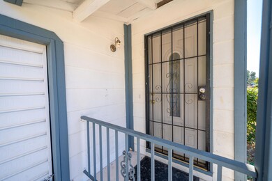 3893 Polaris Way-9